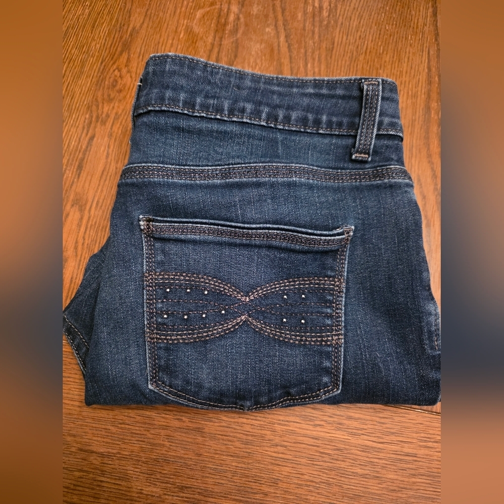 Lee Women's Perfect Fit Straight Leg Jeans. Sz 12 Short.  26" Inseam.  9" Rise - Picture 9 of 9